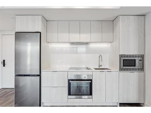 1022-1 Jarvis Street, Hamilton, ON - Indoor Photo Showing Kitchen