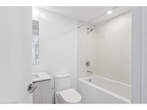 1022-1 Jarvis Street, Hamilton, ON - Indoor Photo Showing Bathroom