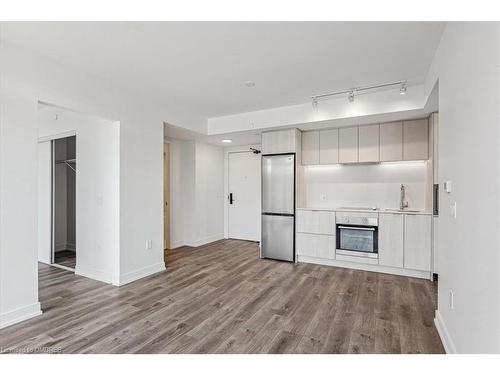 1022-1 Jarvis Street, Hamilton, ON - Indoor Photo Showing Kitchen