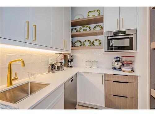 356 River Side Drive, Oakville, ON - Indoor Photo Showing Kitchen