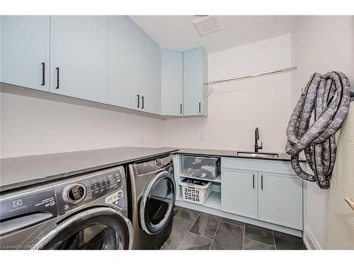 356 River Side Drive, Oakville, ON - Indoor Photo Showing Laundry Room