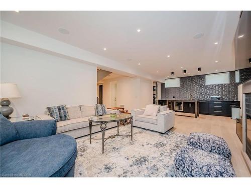 356 River Side Drive, Oakville, ON - Indoor Photo Showing Living Room