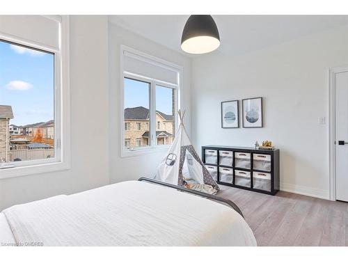 221 Agro Street, Waterdown, ON - Indoor Photo Showing Bedroom