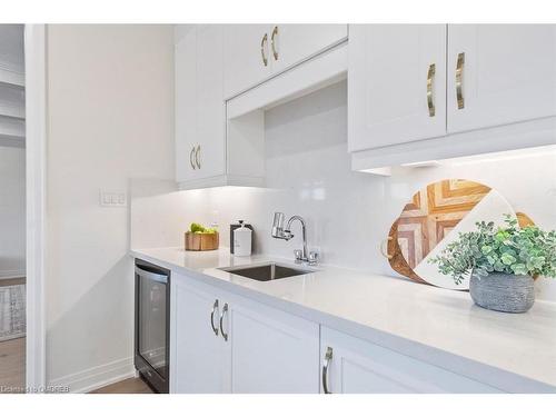 221 Agro Street, Waterdown, ON - Indoor Photo Showing Kitchen With Upgraded Kitchen