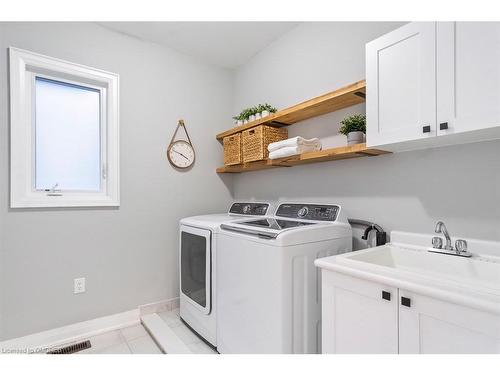 221 Agro Street, Waterdown, ON - Indoor Photo Showing Laundry Room