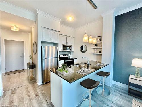 646-16 Concord Place, Grimsby, ON - Indoor Photo Showing Kitchen With Stainless Steel Kitchen