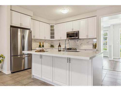 4-4021 Phoenix Way, Oakville, ON - Indoor Photo Showing Kitchen With Stainless Steel Kitchen With Upgraded Kitchen