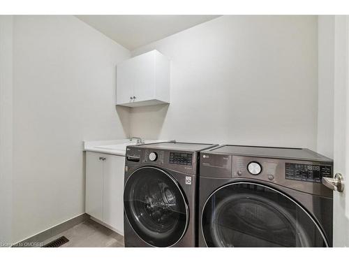 4-4021 Phoenix Way, Oakville, ON - Indoor Photo Showing Laundry Room