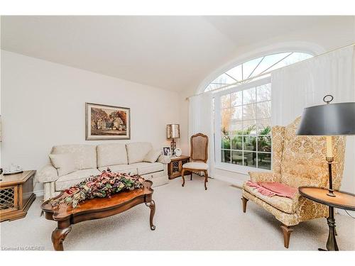 6 Knotty Pine Trail, Huntsville, ON - Indoor Photo Showing Living Room