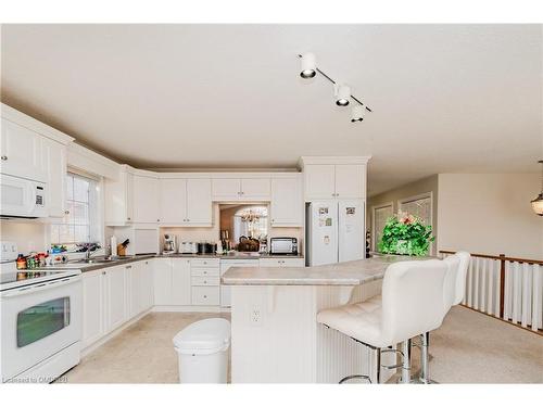 6 Knotty Pine Trail, Huntsville, ON - Indoor Photo Showing Kitchen