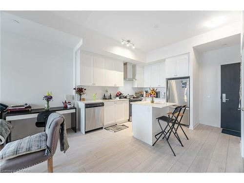 216-55 Duke Street W, Kitchener, ON - Indoor Photo Showing Kitchen