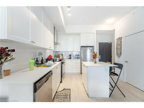 216-55 Duke Street W, Kitchener, ON - Indoor Photo Showing Kitchen