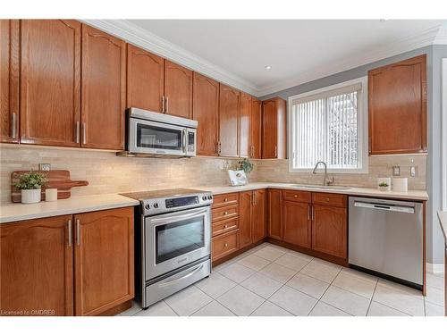 1026 Laidlaw Drive, Milton, ON - Indoor Photo Showing Kitchen With Stainless Steel Kitchen