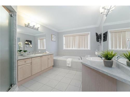 1026 Laidlaw Drive, Milton, ON - Indoor Photo Showing Bathroom