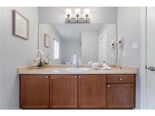 1026 Laidlaw Drive, Milton, ON - Indoor Photo Showing Bathroom