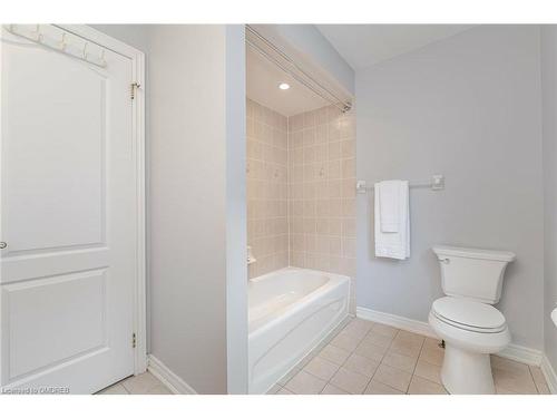 1026 Laidlaw Drive, Milton, ON - Indoor Photo Showing Bathroom