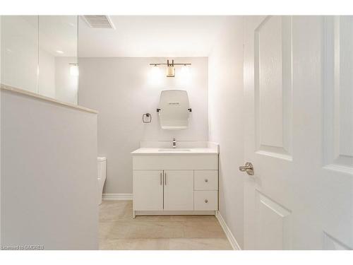 1026 Laidlaw Drive, Milton, ON - Indoor Photo Showing Bathroom