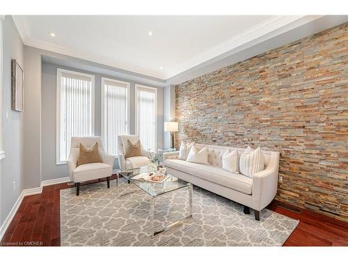 1026 Laidlaw Drive, Milton, ON - Indoor Photo Showing Living Room