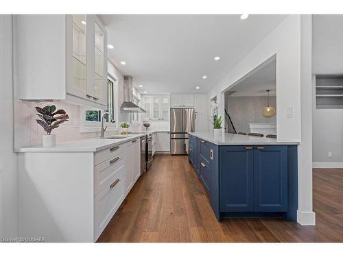 483 Caesar Avenue, Oakville, ON - Indoor Photo Showing Kitchen With Upgraded Kitchen