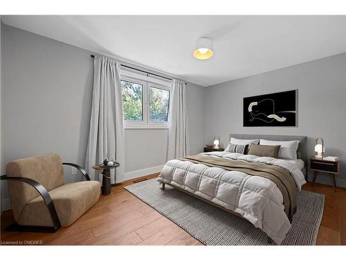 483 Caesar Avenue, Oakville, ON - Indoor Photo Showing Bedroom