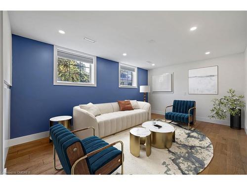 483 Caesar Avenue, Oakville, ON - Indoor Photo Showing Living Room