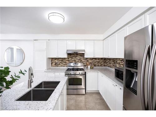 3159 Neyagawa Boulevard, Oakville, ON - Indoor Photo Showing Kitchen With Stainless Steel Kitchen With Double Sink With Upgraded Kitchen