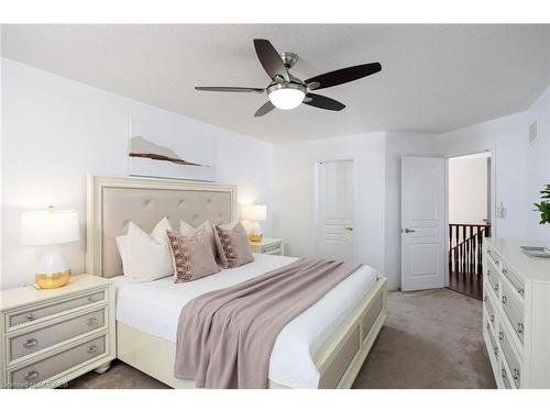 3159 Neyagawa Boulevard, Oakville, ON - Indoor Photo Showing Bedroom