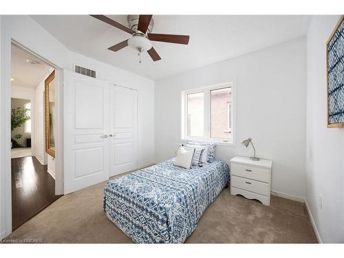 3159 Neyagawa Boulevard, Oakville, ON - Indoor Photo Showing Bedroom