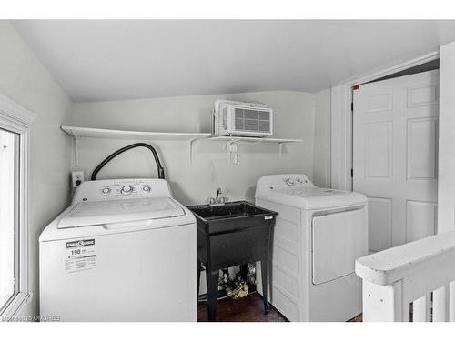 937 Garth Street, Hamilton, ON - Indoor Photo Showing Laundry Room