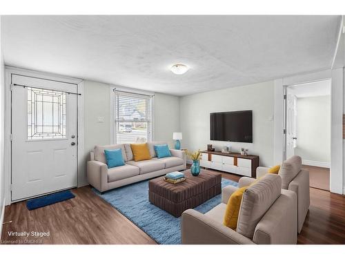 937 Garth Street, Hamilton, ON - Indoor Photo Showing Living Room