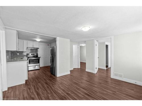 937 Garth Street, Hamilton, ON - Indoor Photo Showing Kitchen