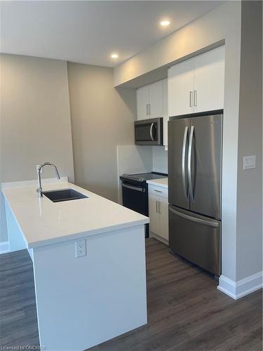 20-294 Vine Street, St. Catharines, ON - Indoor Photo Showing Kitchen With Stainless Steel Kitchen