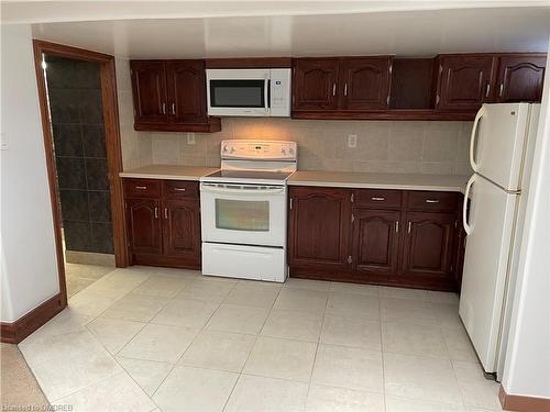 Lower Lvl-132 Elmwood Road, Oakville, ON - Indoor Photo Showing Kitchen