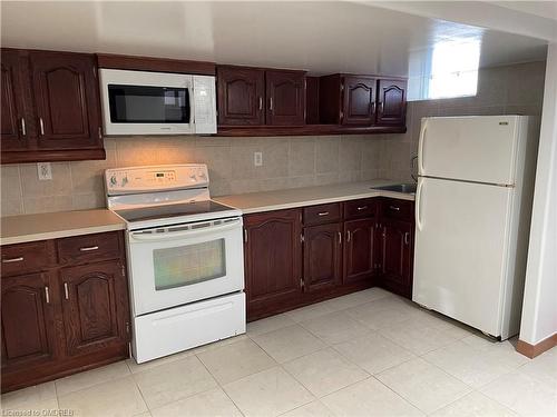 Lower Lvl-132 Elmwood Road, Oakville, ON - Indoor Photo Showing Kitchen