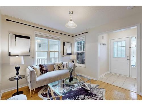 1534 Evans Terrace, Milton, ON - Indoor Photo Showing Living Room