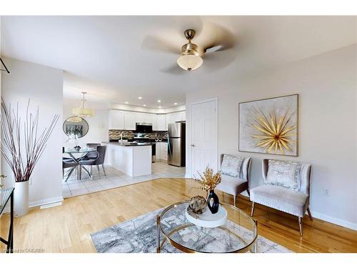 1534 Evans Terrace, Milton, ON - Indoor Photo Showing Living Room