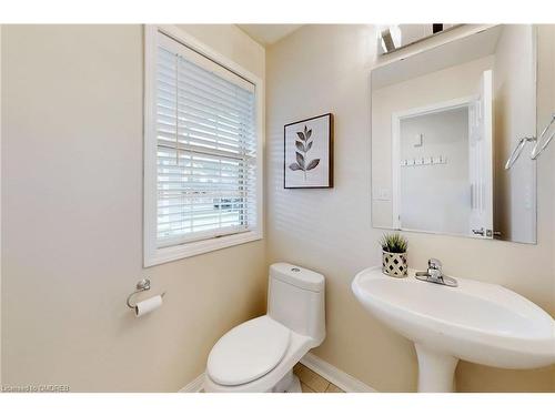 1534 Evans Terrace, Milton, ON - Indoor Photo Showing Bathroom