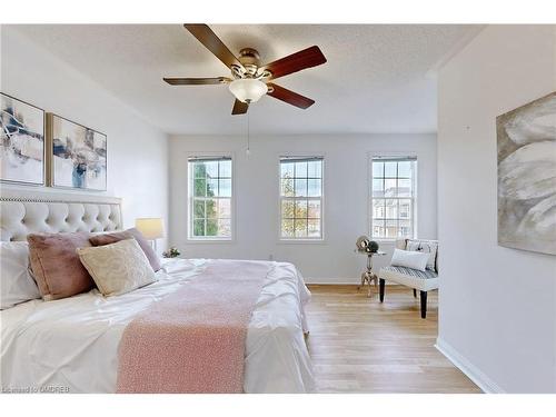 1534 Evans Terrace, Milton, ON - Indoor Photo Showing Bedroom