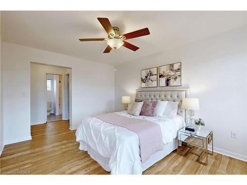 1534 Evans Terrace, Milton, ON - Indoor Photo Showing Bedroom