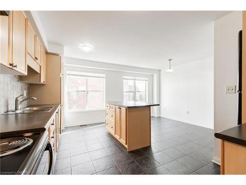 2925 Garnethill Way, Oakville, ON - Indoor Photo Showing Kitchen With Double Sink