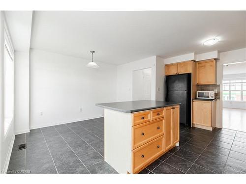 2925 Garnethill Way, Oakville, ON - Indoor Photo Showing Kitchen