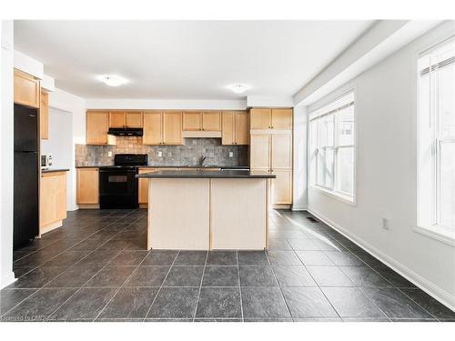 2925 Garnethill Way, Oakville, ON - Indoor Photo Showing Kitchen