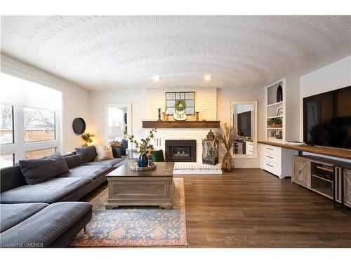 41 Regalview Drive, Stoney Creek, ON - Indoor Photo Showing Living Room With Fireplace