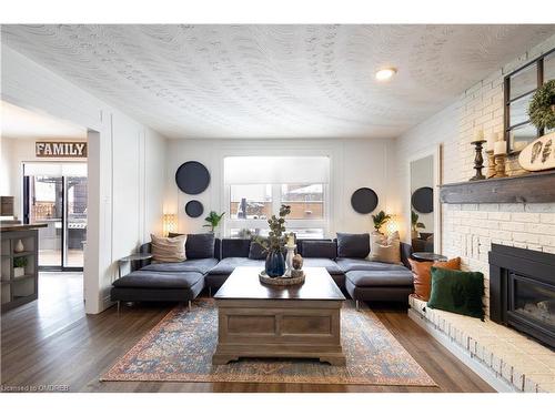 41 Regalview Drive, Stoney Creek, ON - Indoor Photo Showing Living Room With Fireplace