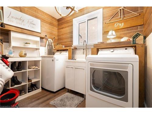 41 Regalview Drive, Stoney Creek, ON - Indoor Photo Showing Laundry Room