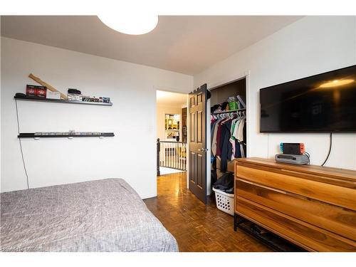 41 Regalview Drive, Stoney Creek, ON - Indoor Photo Showing Bedroom