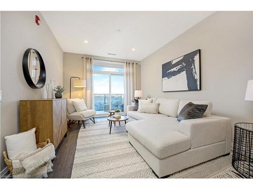 119-830 Megson Terrace, Milton, ON - Indoor Photo Showing Living Room