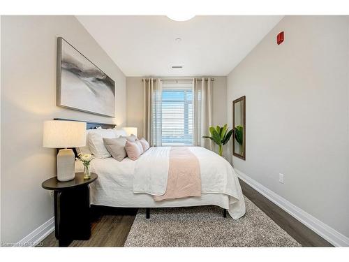 119-830 Megson Terrace, Milton, ON - Indoor Photo Showing Bedroom