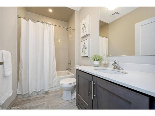 119-830 Megson Terrace, Milton, ON - Indoor Photo Showing Bathroom