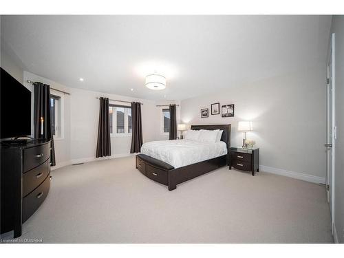 11 Kersey Crescent, Courtice, ON - Indoor Photo Showing Bedroom